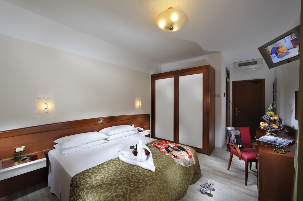 Hotel Eden Bibione Ruang foto
